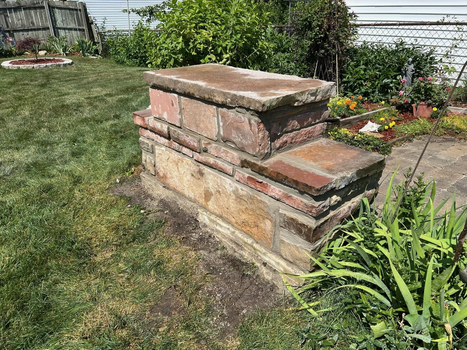 Tree Roots, Clay Soil, and the Cracks That Appear in a Dry Summer